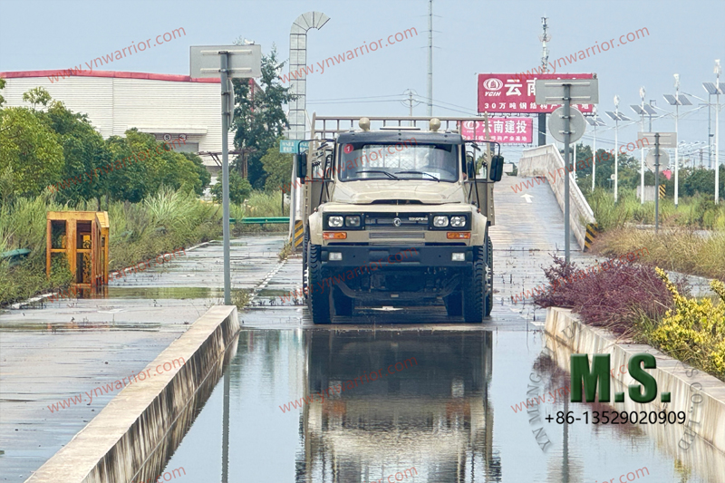 Dongfeng إطار مزدوج للشاحنة 4x4 خلفي اختبار تيار عبور الإطارات