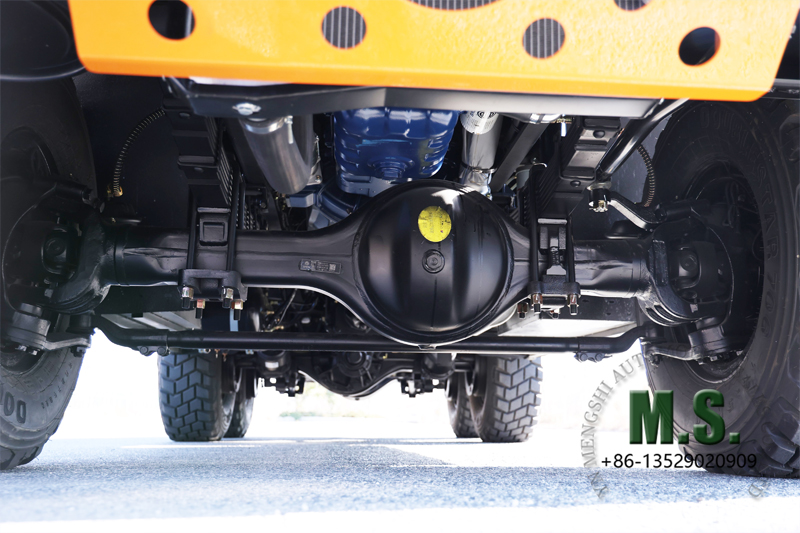 للطرق الوعرة 6x6 محرك اليد اليمنى Dongfeng حافلة للطرق الوعرة 6x6 محور قوي ولوحة حماية للمحرك