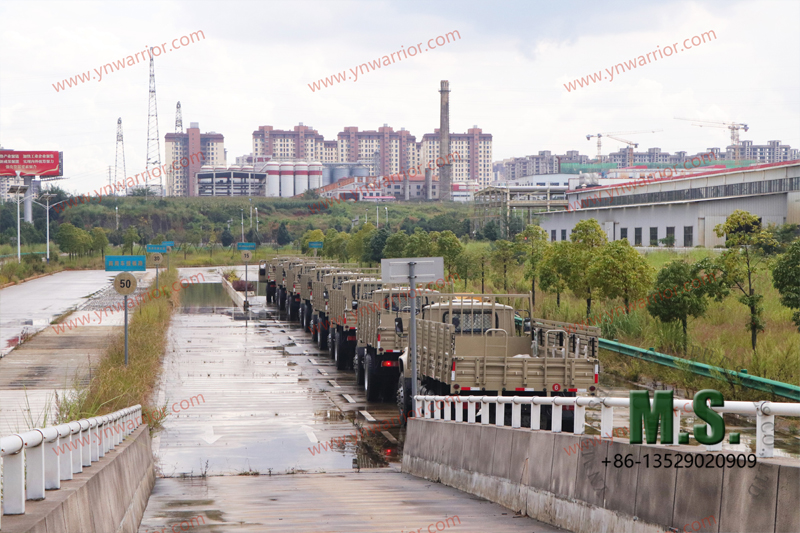 Dongfeng إطار مزدوج خلفي لشاحنة 4x4_ تلة بزاوية عالية، اختبار الزاوية التقريبية