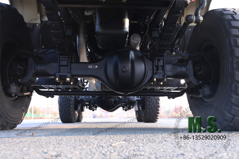 هيكل شاحنة دونغفنغ 6 &times; 6 الأنف الطويل مع الكابينة هيكل صلب صلب 