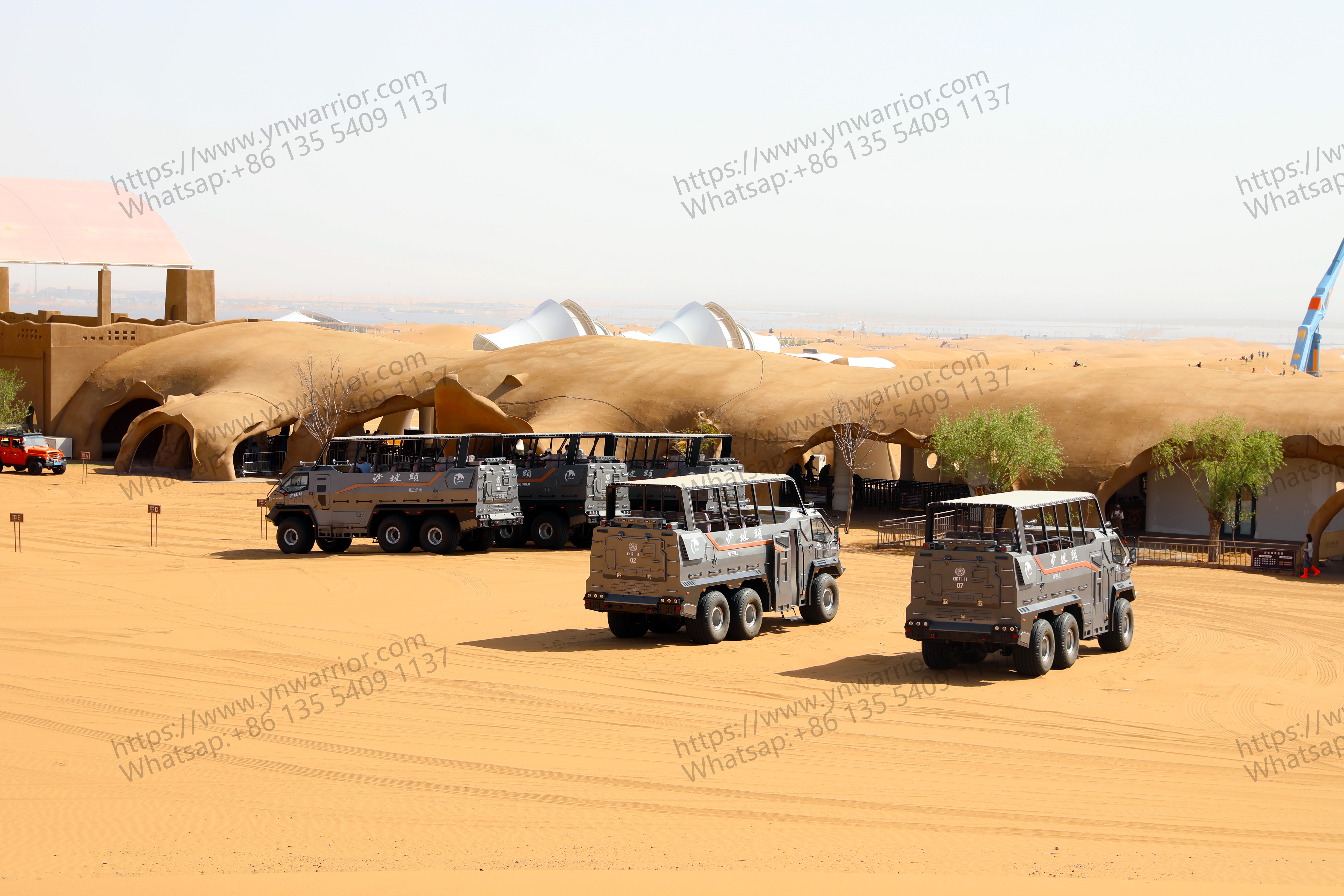 Desert Cruiser Bus Bus في منطقة السياحة ، 