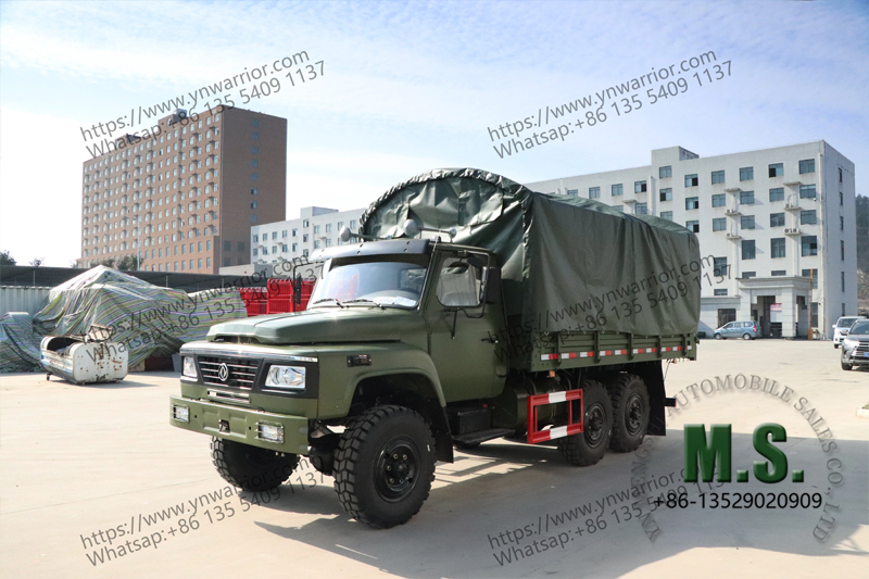 Trabaulin on Troops Truck ، ولكن أيضًا تفريغ شاحنة Truck 
