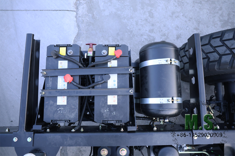 6x6 هيكل دوار بقوة 340 حصانًا للحافلة بطارية ضخمة 24 فولت 