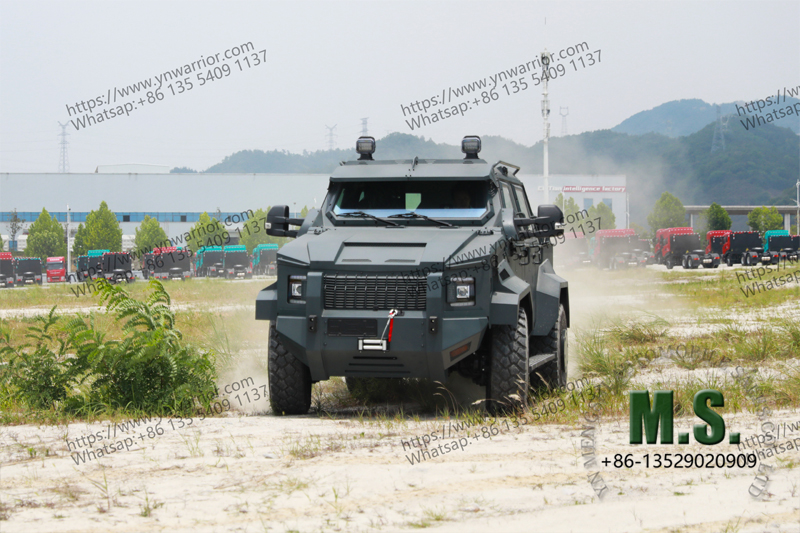 4x4 الوعرة على الطرق الوعرة 4x4 لقطة حقيقية على الطريق 