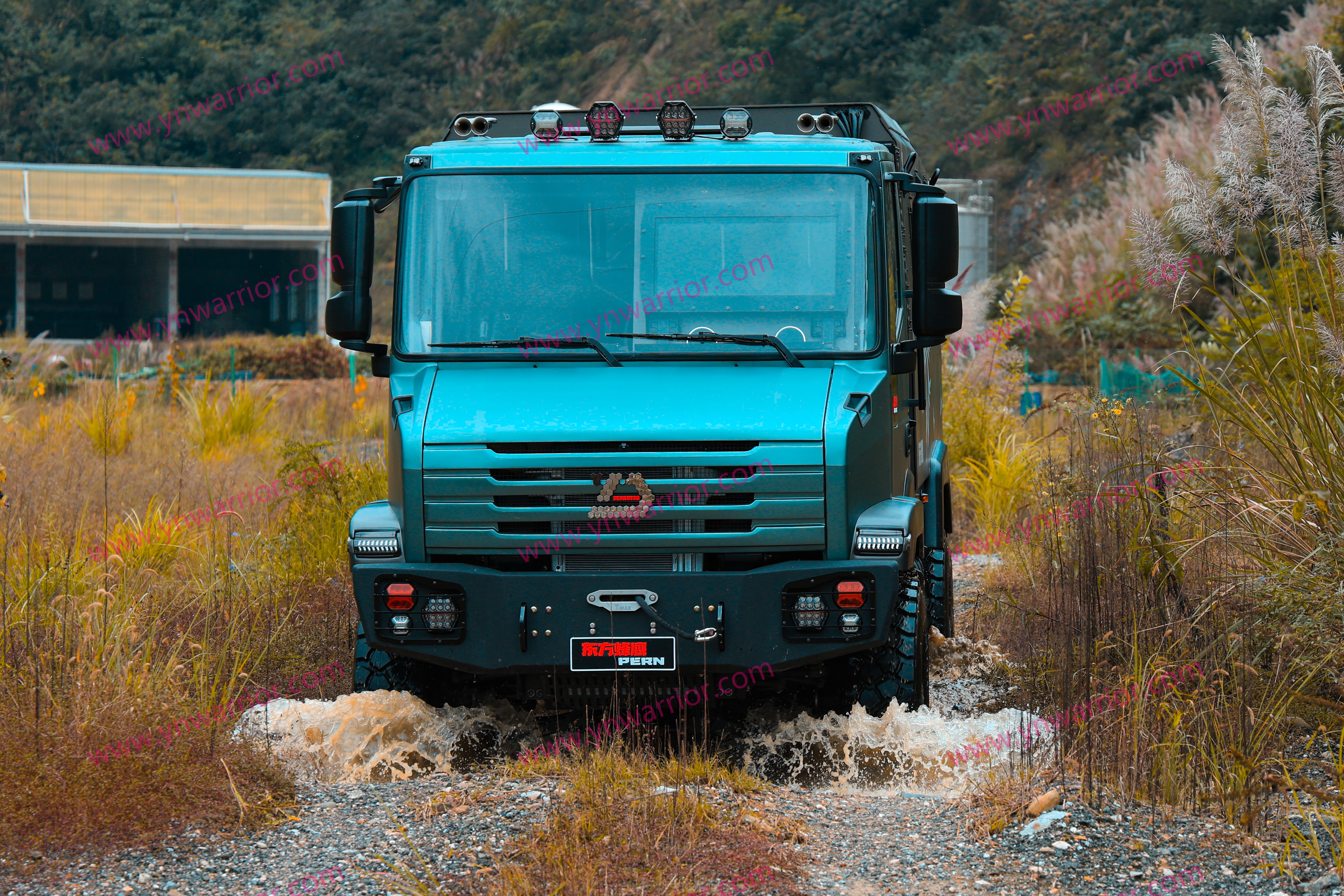 قسم الخوض العالي من شاحنة مدرعة 