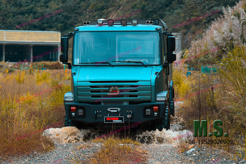 قسم الخوض العالي من شاحنة مدرعة 