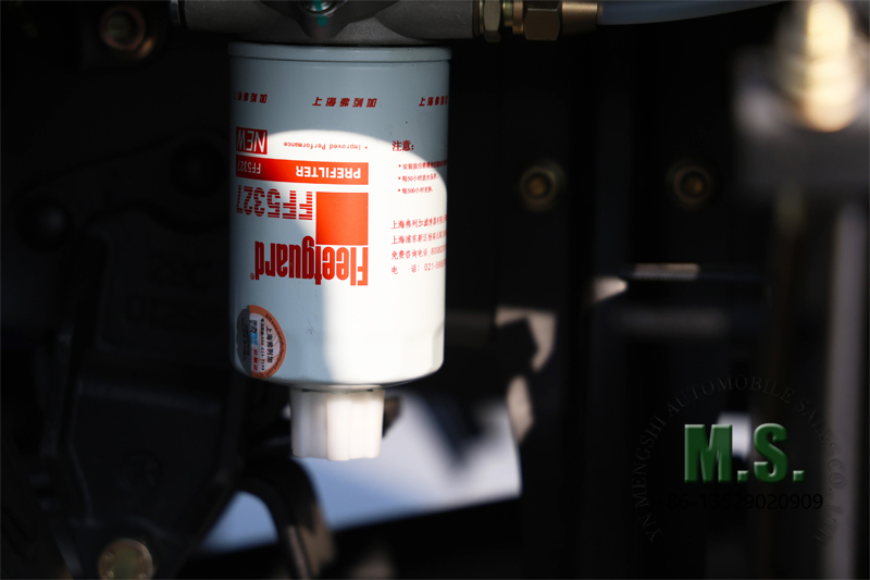 Dongfeng هيكل شاحنة للطرق الوعرة 6x6 مع فلتر هواء للكابينة