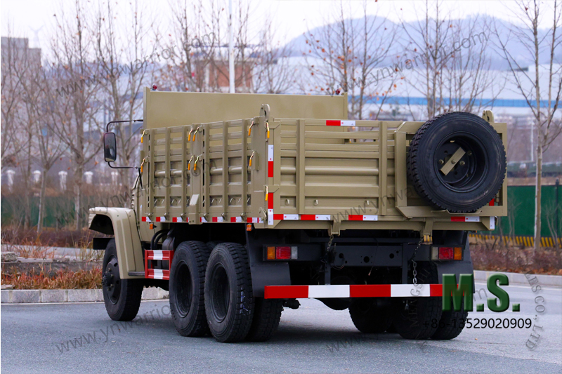 دونغفنغ 6x6 على الطرق الوعرة شاحنة قلابة البعد الكلي 