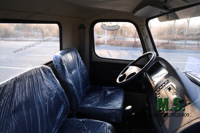 هيكل شاحنة دونغفنغ 6 &times; 6 أنف طويل مع كابينة في جانب الكابينة 