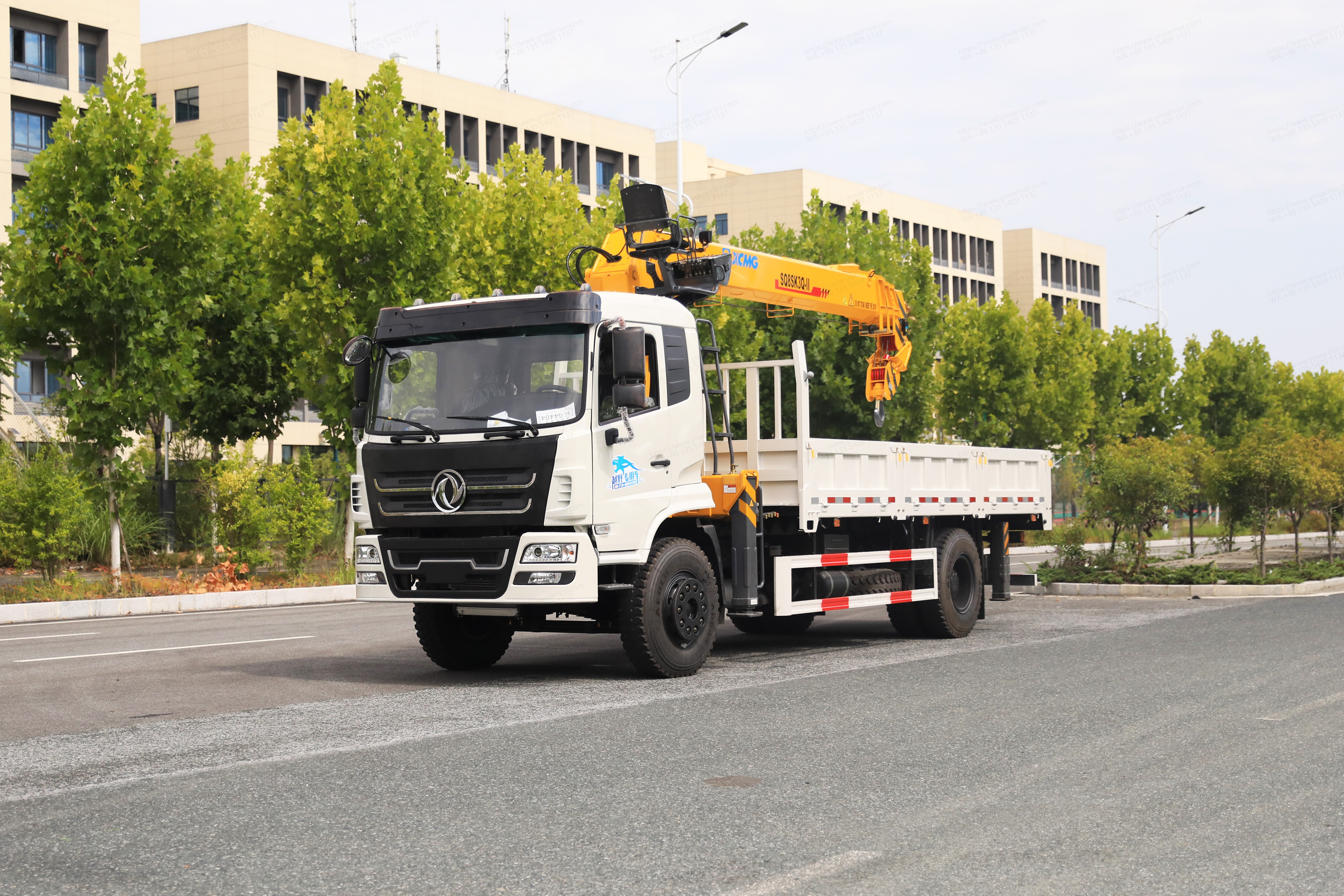 الصينية Dongfeng شاحنة رافعة 8tons 