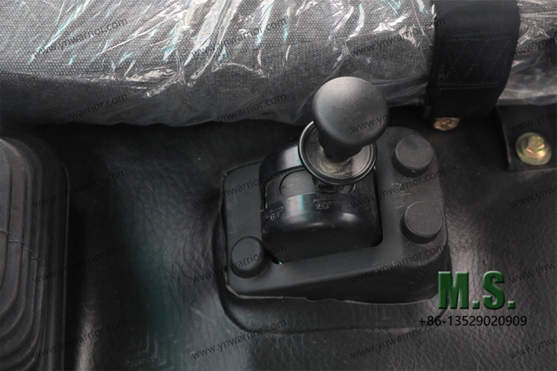 جهاز قلب الكابينة الهيدروليكي 153 على الكابينة موديل 153 Dongfeng 