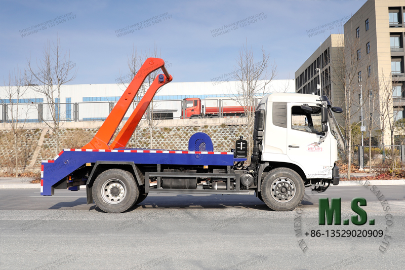 القمامة على جانب الشاحنة الجانبية لوادر الشاحنة 