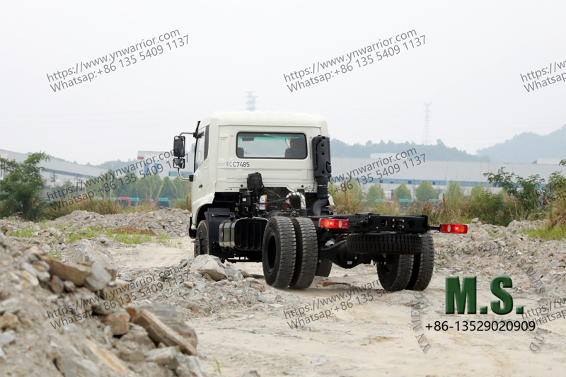 Dongfeng 4x4 مع عجلات Cutsotmized ودعم أيضًا مخصصة أخرى 
