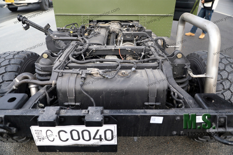 Dongfeng هيكل Mengshi 4x4 للطرق الوعرة مع لوحة تحكم في الكابينة 