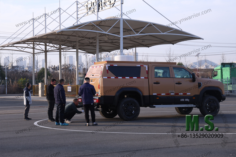 الصينية 4x4 الراقية Euro-6 مزدوجة عظم الترقوة المستقلة اختبار الالتقاط في ساحة معتمدة 