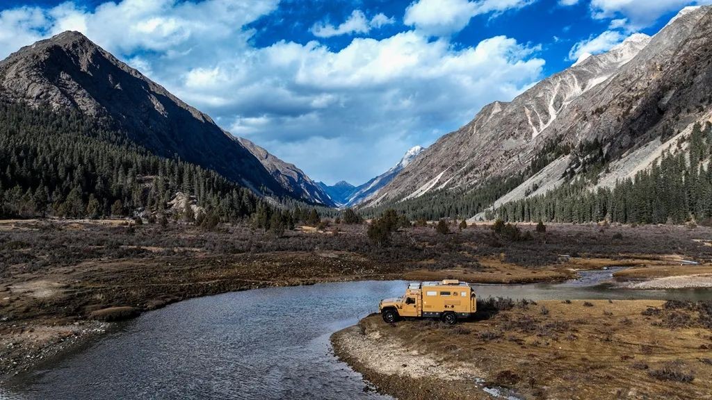 4x4 على الطرق الوعرة نسخة بعثة منغشي 