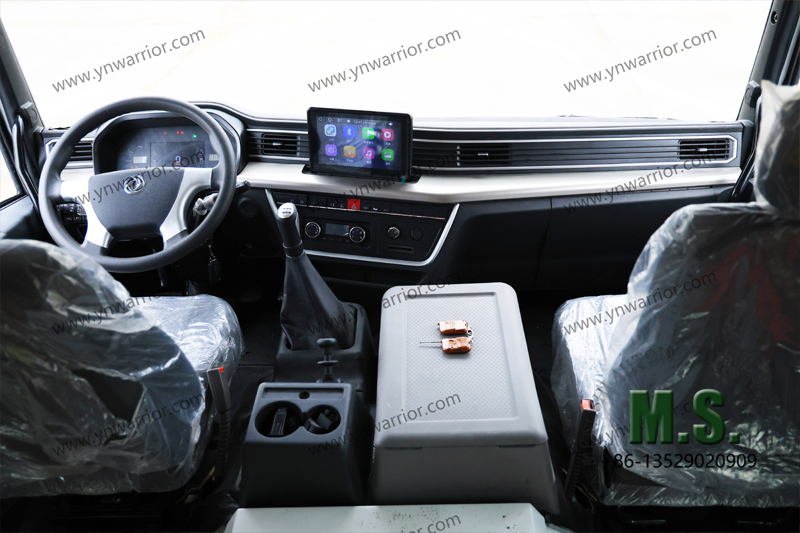 بكابينة محور صلبة صلبة من Dongfeng حافلة للطرق الوعرة 4x4 مع نظام 360 درجة 