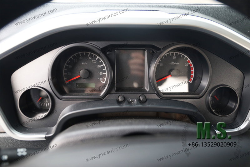 Dongfeng هيكل Mengshi 4x4 للطرق الوعرة مع لوحة قيادة الكابينة 