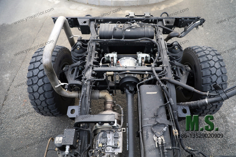 Dongfeng هيكل Mengshi 4x4 للطرق الوعرة مع منظور خلفي للكابينة 