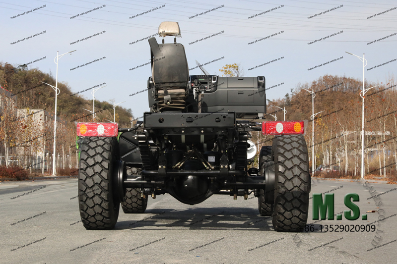 4x4 على الطرق الوعرة المنظور الخلفي 