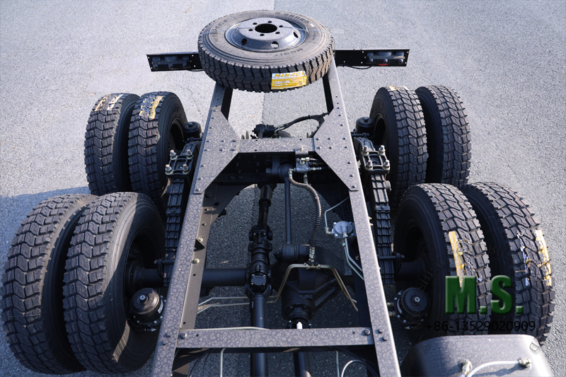 Dongfeng هيكل شاحنة للطرق الوعرة 6x6 مع تفاصيل سفلية للكابينة 