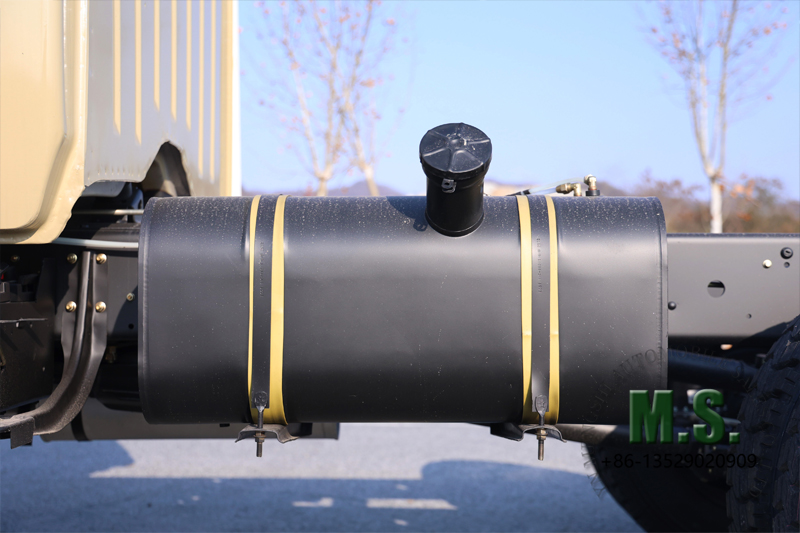 Dongfeng هيكل شاحنة للطرق الوعرة 6x6 مع خزان وقود الكابينة 